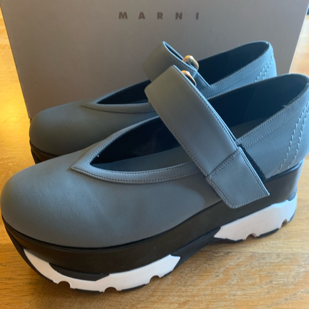 Marni platform trainer sneakers with box, tag and sisters sz 37